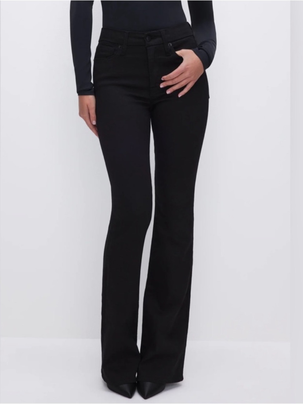 Good American Good Classic Bootcut Jeans in True Black Denim | 4/27 - Picture 2 of 8